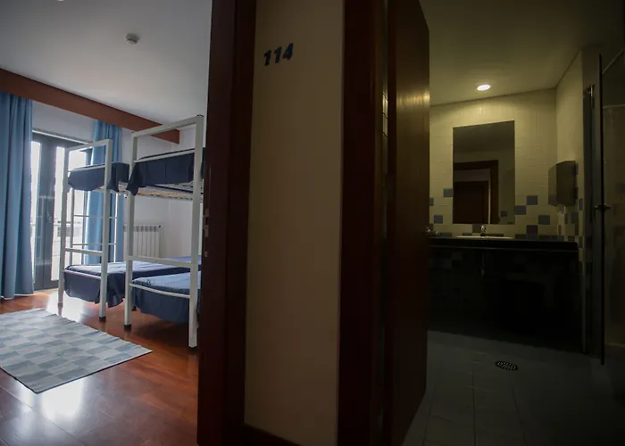 Hi - De Juventude Hostel *